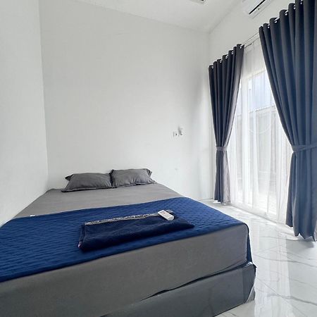 Mila Homestay Padang  Exterior photo