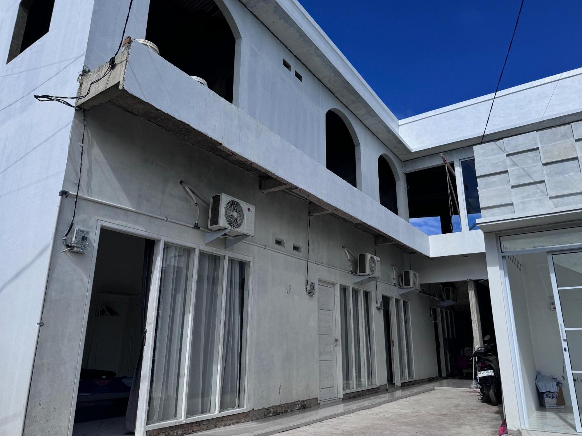 Mila Homestay Padang  Exterior photo